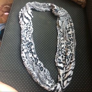 Infinity scarf